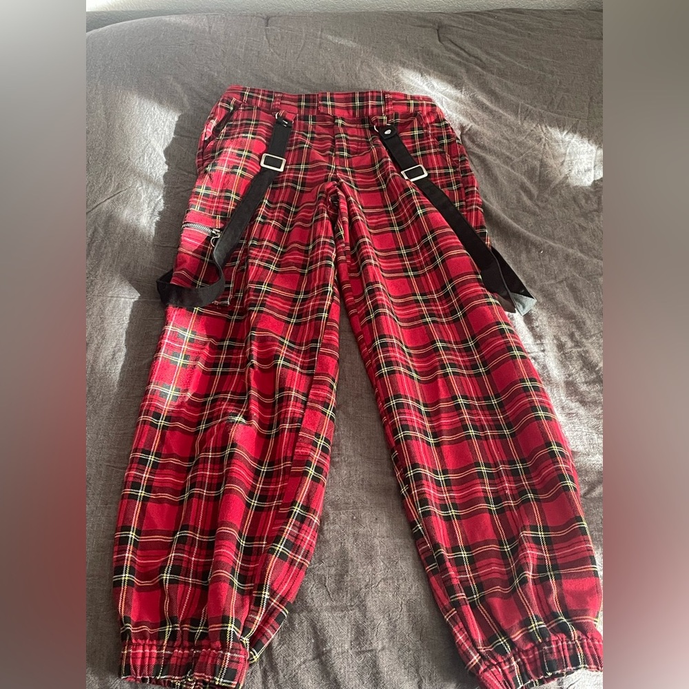 Emo pants 🖤❤️